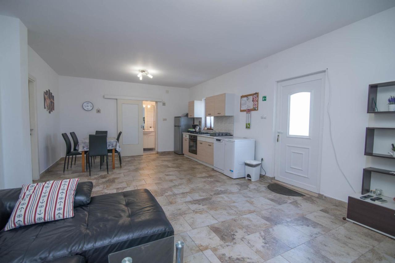 App Bonic Apartment Veli Losinj Bagian luar foto
