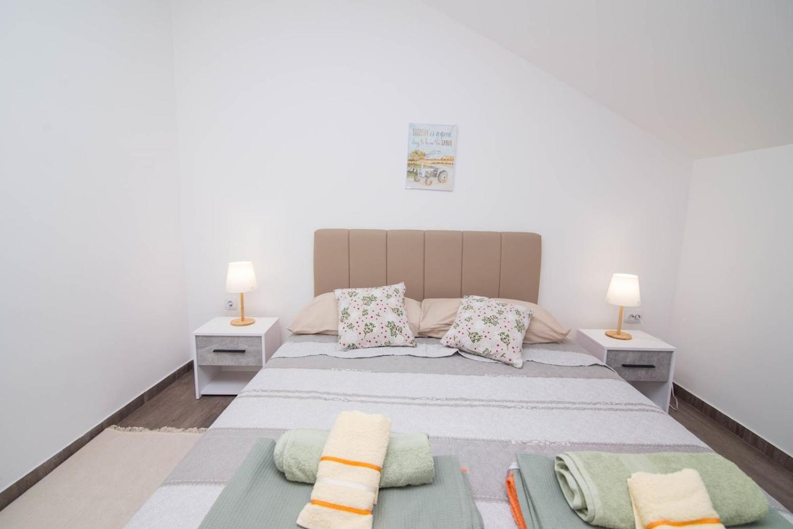 App Bonic Apartment Veli Losinj Bagian luar foto