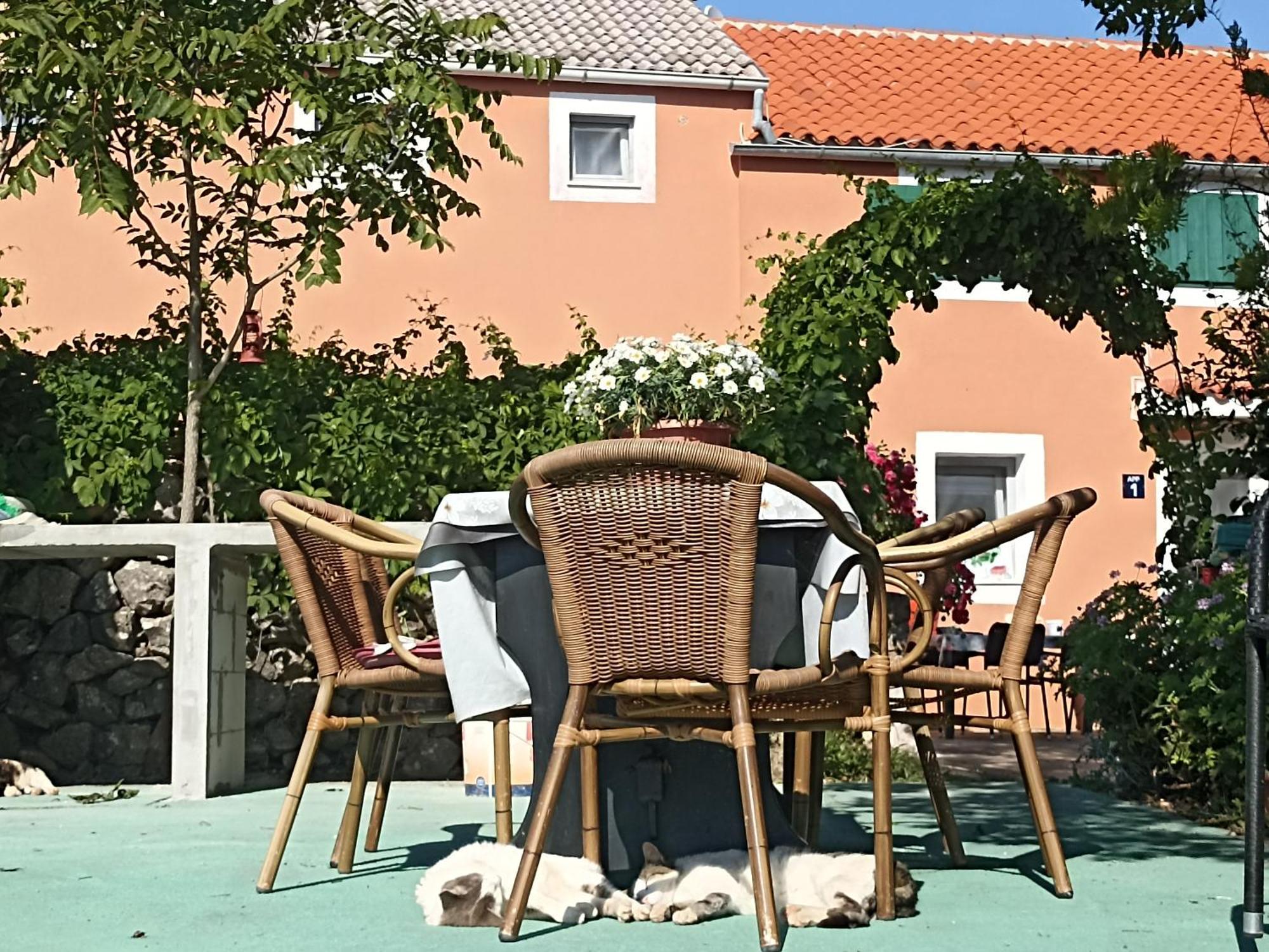 App Bonic Apartment Veli Losinj Ruang foto